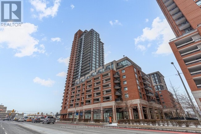 Building Photo - 830 Lawrence Ave W