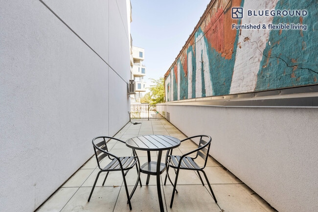 Foto del edificio - 280 Meeker Ave