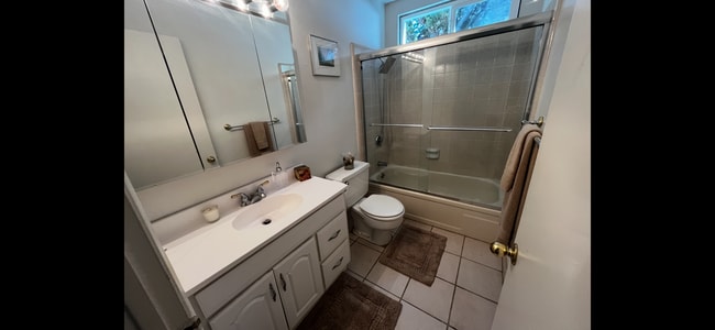 Foto del edificio - 3319 Holloway St