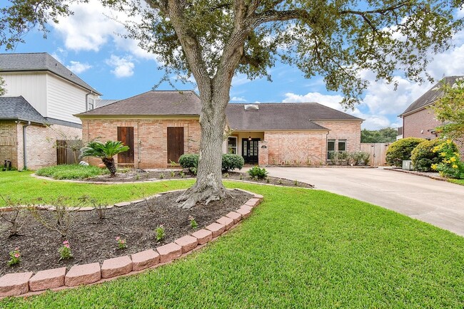 Photo - 1231 Creekford Cir House