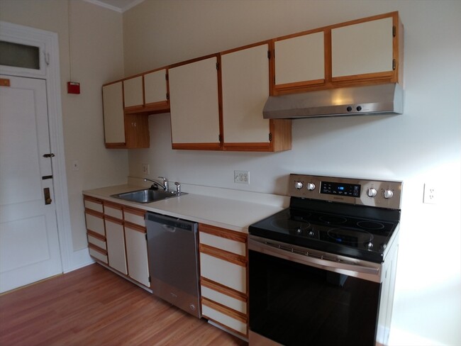 Foto del edificio - 933 Worcester Rd