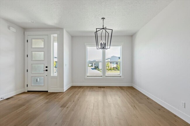Foto del edificio - 8283 W Shams Ln