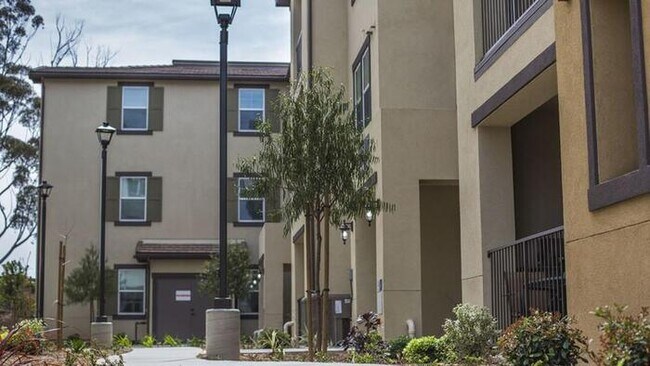 Building Photo - Beautiful 1 bed and 1 bath! Tour Today!