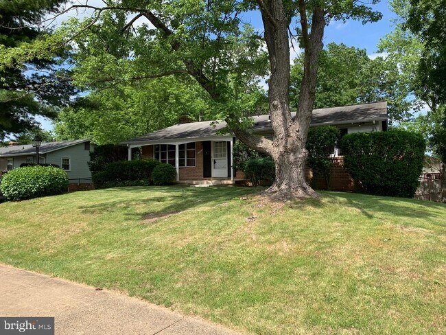 Building Photo - 7505 Bland Dr