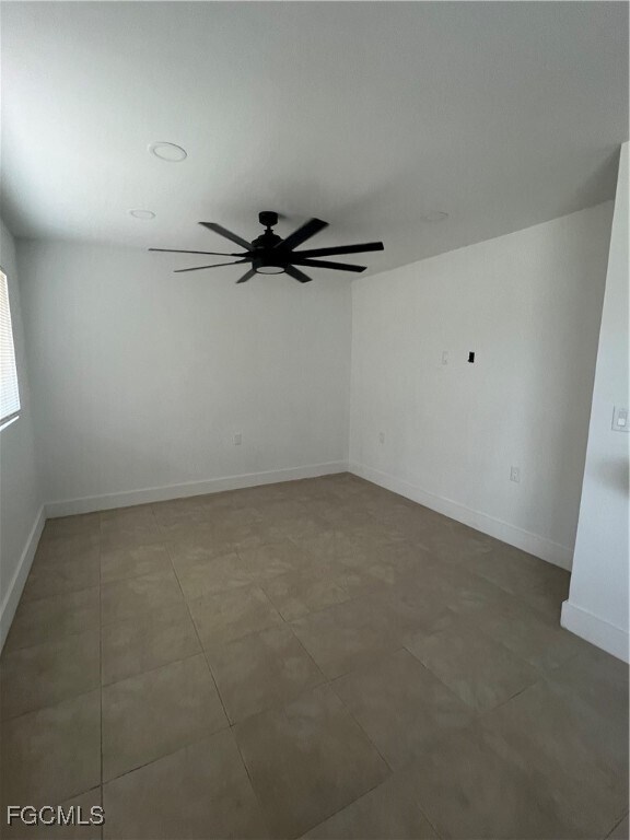 Foto del edificio - 235 Mentel Terrace