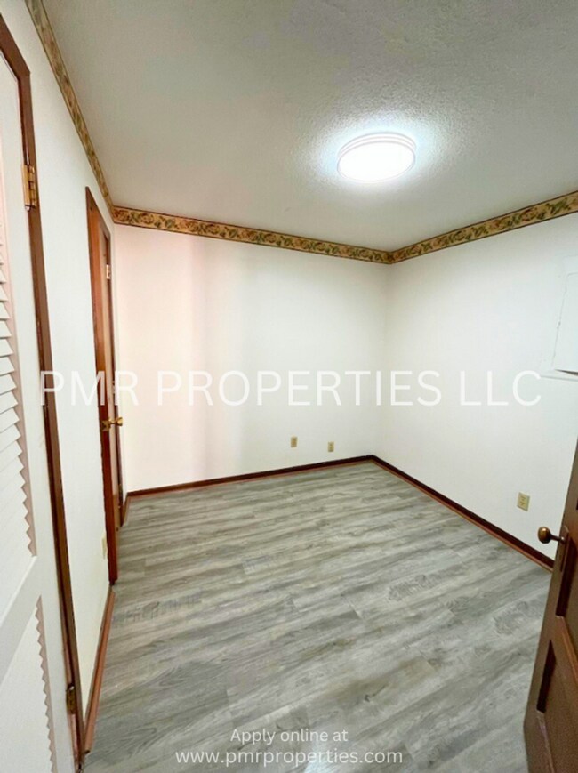 Foto del edificio - 400 E Coolbaugh St