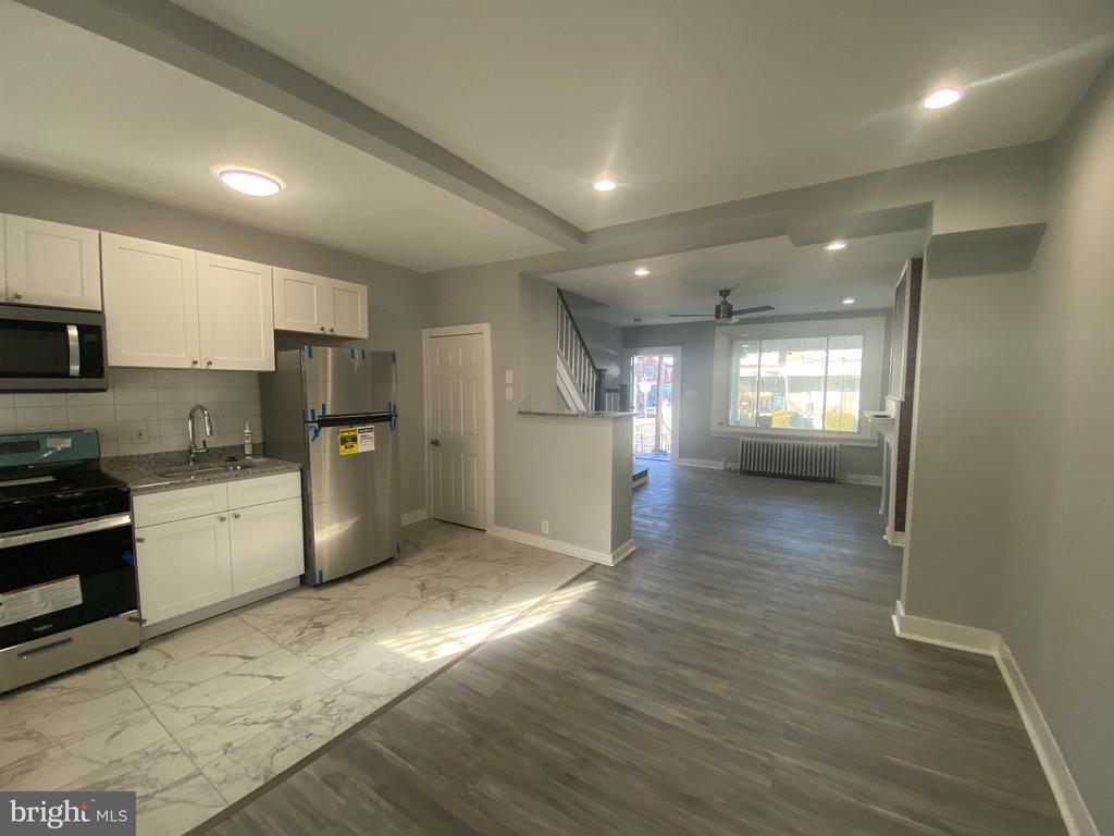 Primary Photo - 2030 Conlyn St