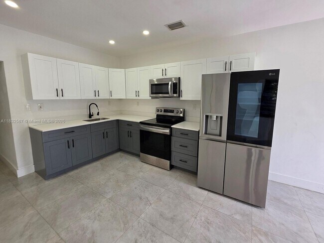 Foto del edificio - 1102 NW 103rd St