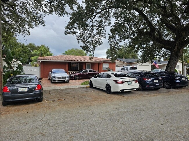 Foto del edificio - 651 SW 66th Ave