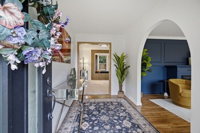 Foto del edificio - 6555 Brownlee Dr