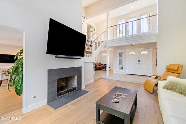 Building Photo - 885 Rim Crest Dr