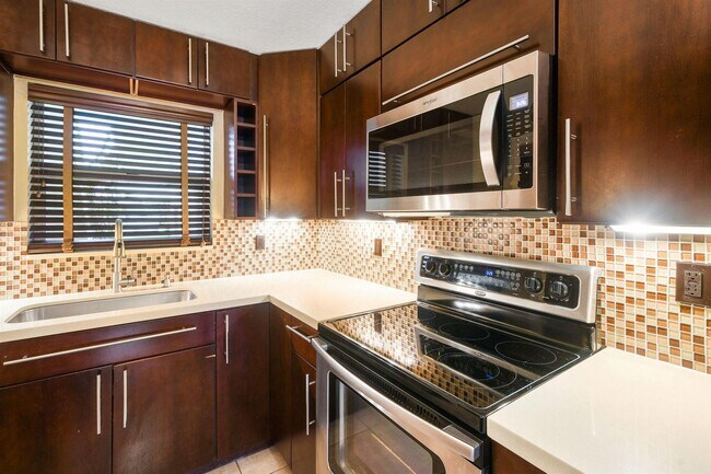 Foto del edificio - 370 Wilma Cir