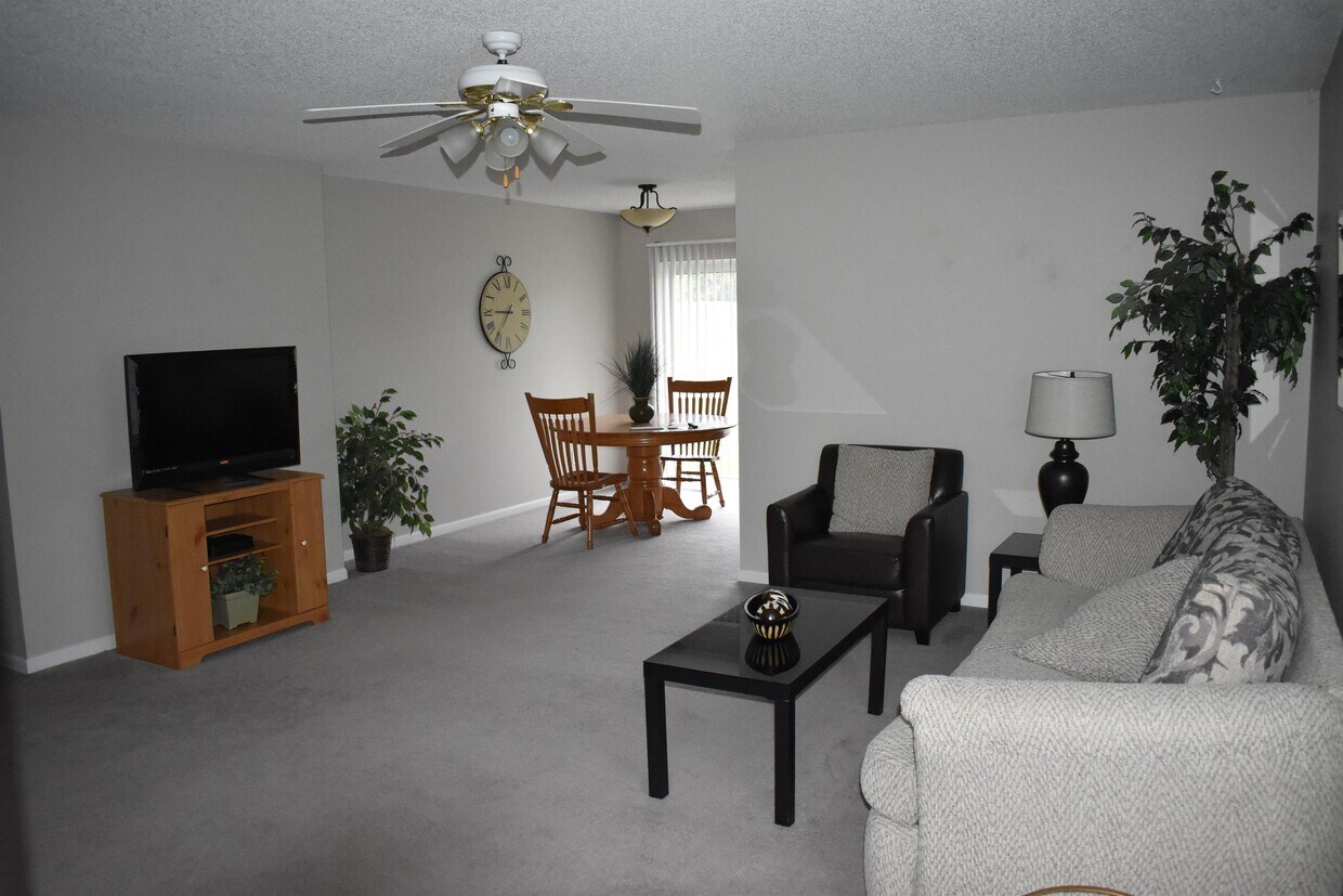 Primary Photo - 3011 Bluff Ridge Dr