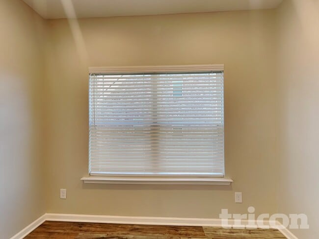 Building Photo - 143 Edgefield Ct