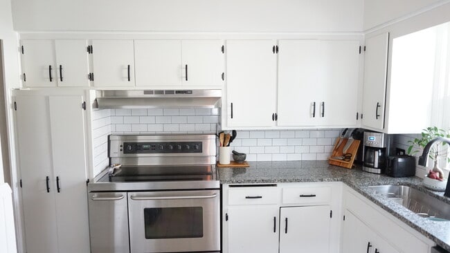 Building Photo - 324 N 70th St