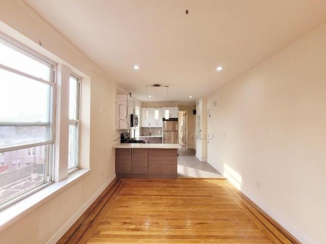 Building Photo - 1 bedroom in ASTORIA NY 11103