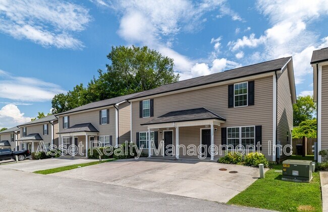 Foto del edificio - 4730 Forest Landing Way