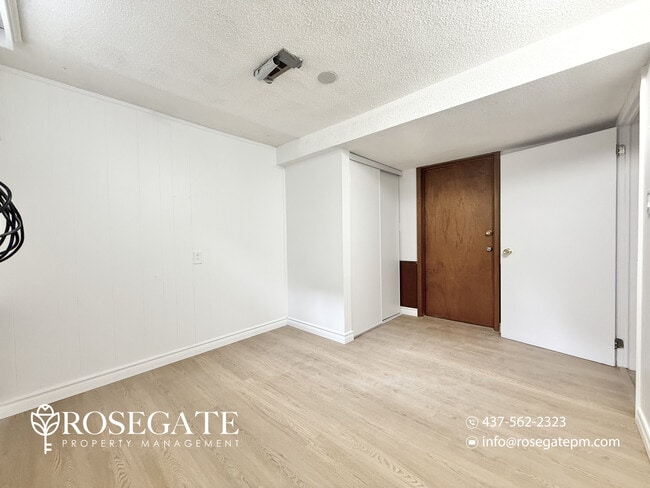 Building Photo - 1-Bedroom Basement Apartment with Internet Included – Scarborough