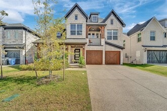 Building Photo - 3520 Helios Ln