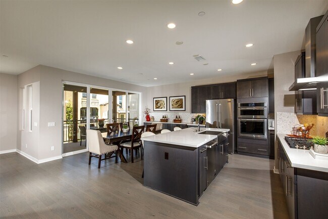Building Photo - 8353 Summit Way