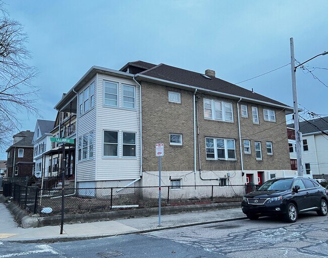 Building Photo - 103 Saint Andrew Rd