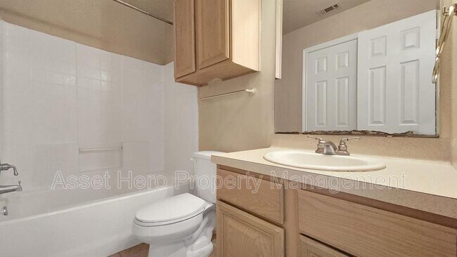Building Photo - 1617 Park Pl