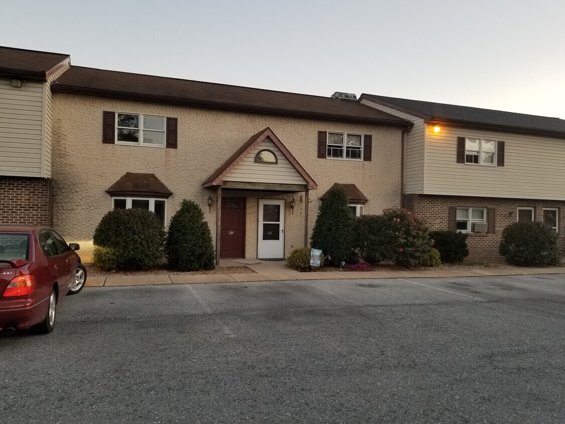 Primary Photo - 49 Nolts Ln