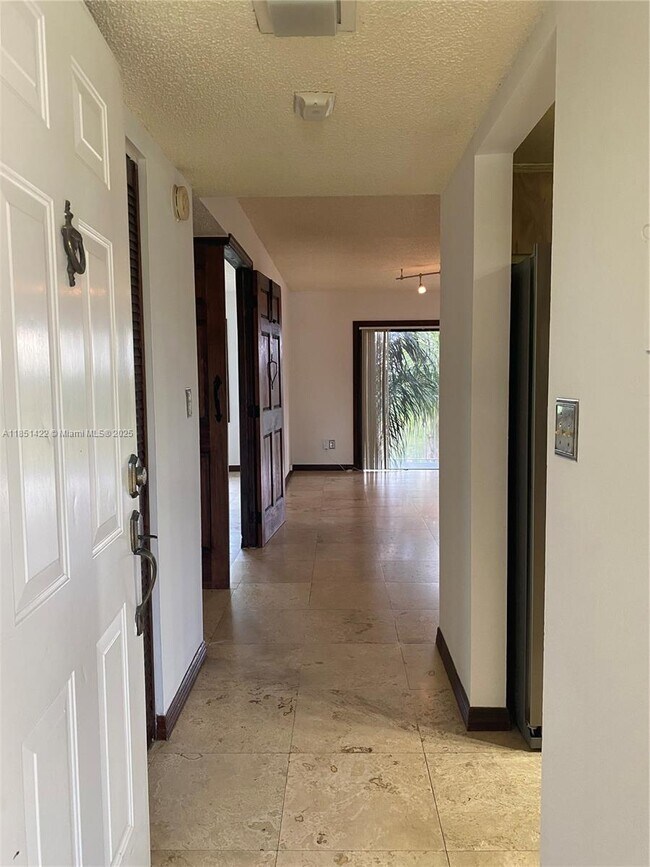 Foto del edificio - 9301 SW 92nd Ave