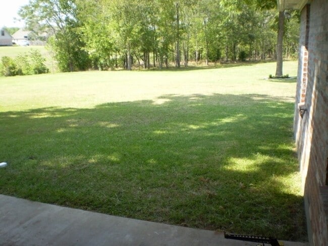 Building Photo - Close to Barksdale Air Force Base...
