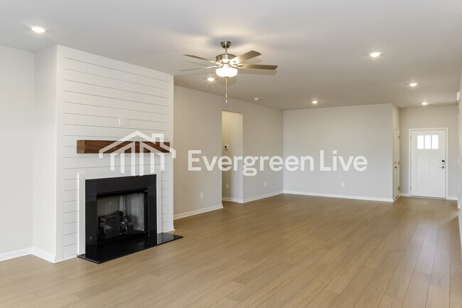 Building Photo - 107 Ashby Pond Dr