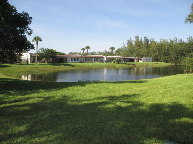 Foto del edificio - 105 Lake Olive Dr