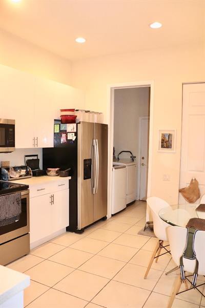 Foto del edificio - 886 Spinnaker Dr