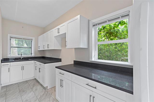 Foto del edificio - 710 Boulevard E