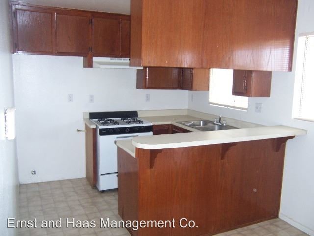 Building Photo - 2226 Lewis Ave