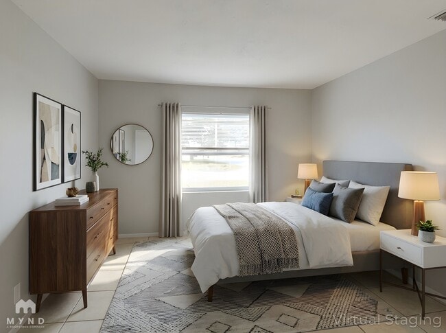 Building Photo - 628 Royal Palm Dr