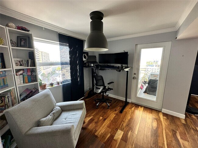 Building Photo - 401 Golden Isles Dr