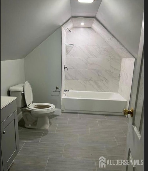 Foto del edificio - 1061 King Georges Post Rd