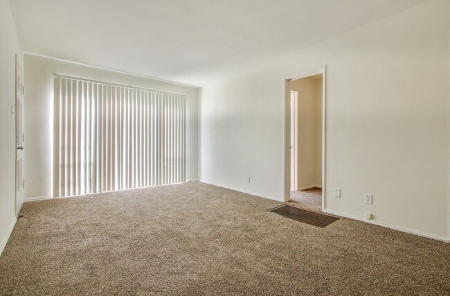 Foto del edificio - 4691 N Banner Dr