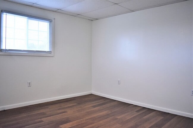 Building Photo - Newly updated 3 bedroom, 1 bathroom house....