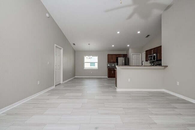 Building Photo - 6111 Evansbrook Dr