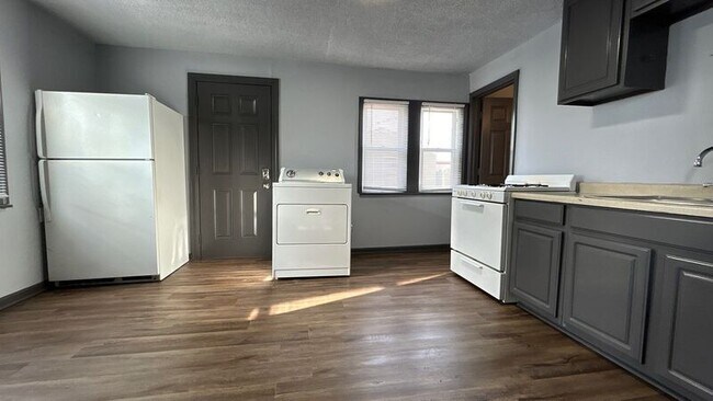 Foto del edificio - 4311 N 58th St