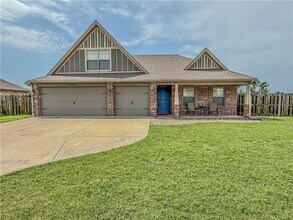 Building Photo - 4303 SW Slate Ln