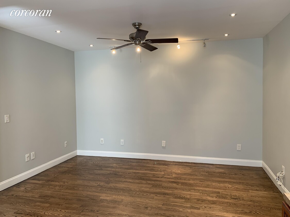 Foto principal - 2914 Fort Hamilton Pkwy