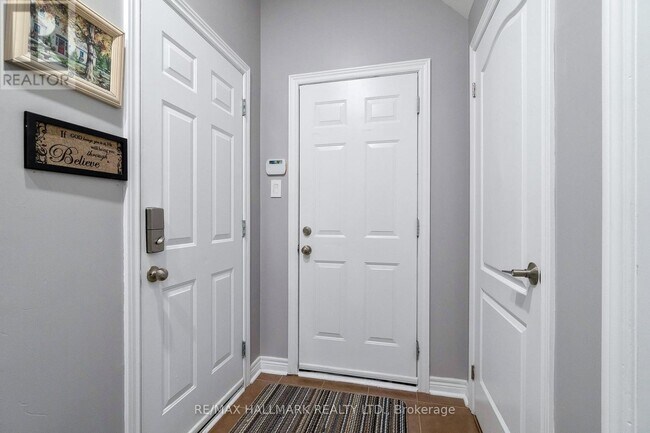 Photo du bâtiment - 12 Hadfield Cir