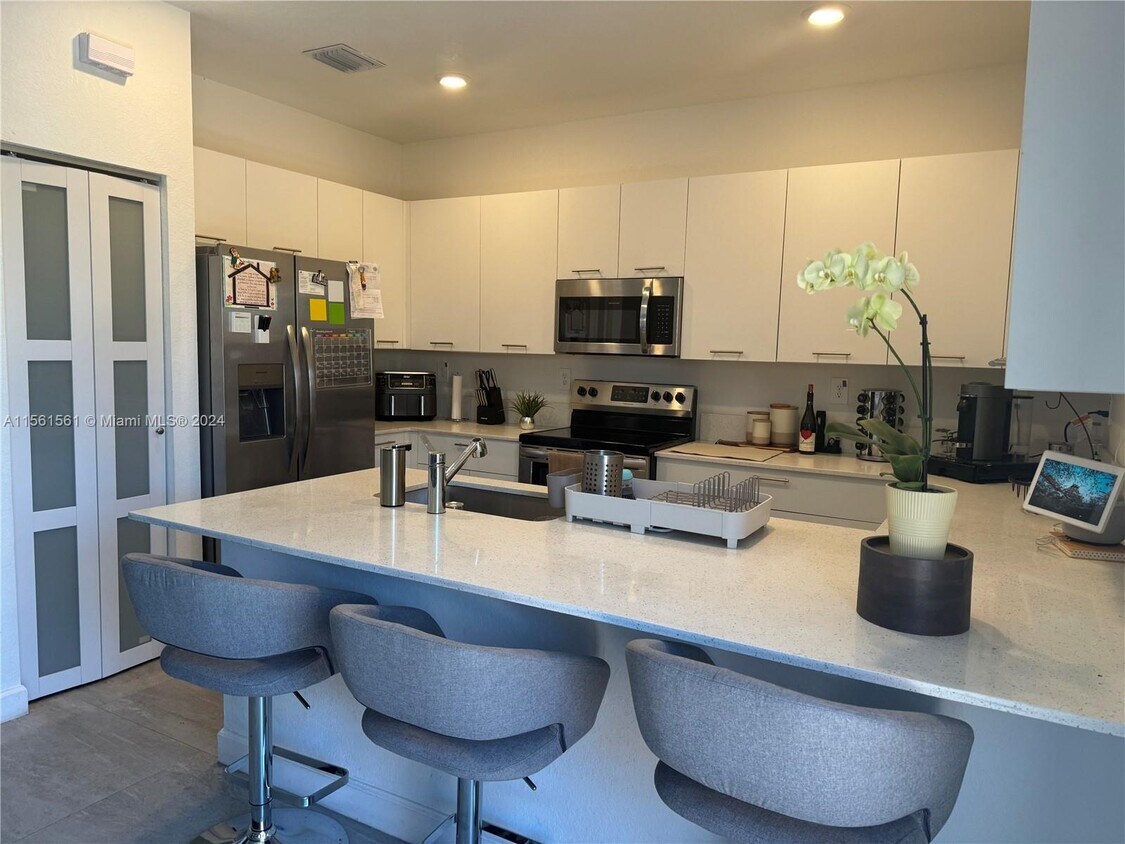 Foto principal - 12448 NW 23rd Ct