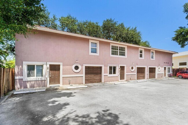 Foto del edificio - 13789 Yarmouth Dr