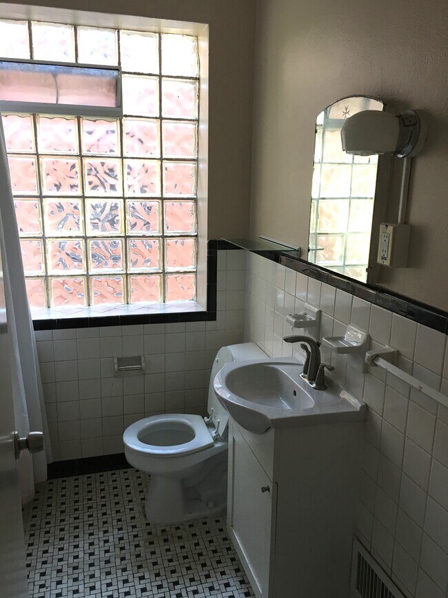 Foto del edificio - 7441 Delmar Blvd