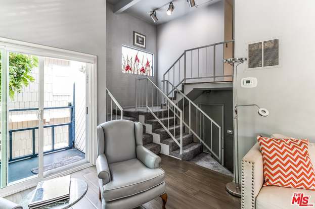 Building Photo - 25 Hurricane St