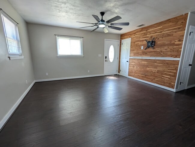 Foto del edificio - 2419 Chesapeake Ct