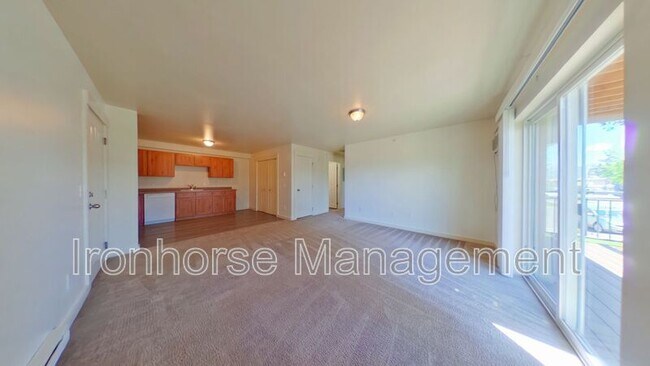 Building Photo - 807 W Villard St